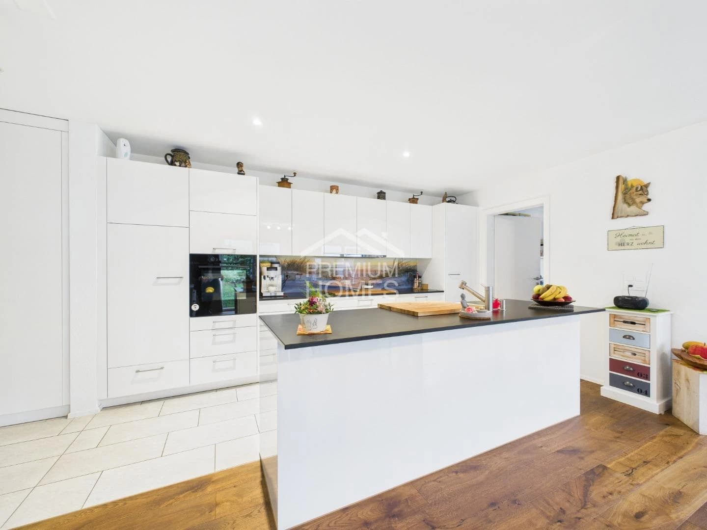 Neuwertige Liegenschaft mit hochwertigem Ausbau