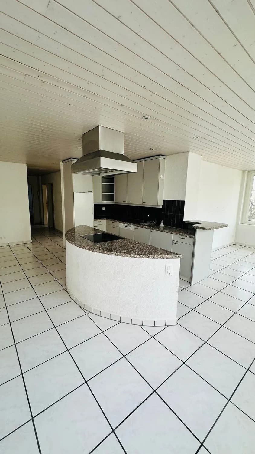 Helle 3.5-Zimmer-Wohnung im 1. Obergeschoss an zentraler Lage in Grenchen