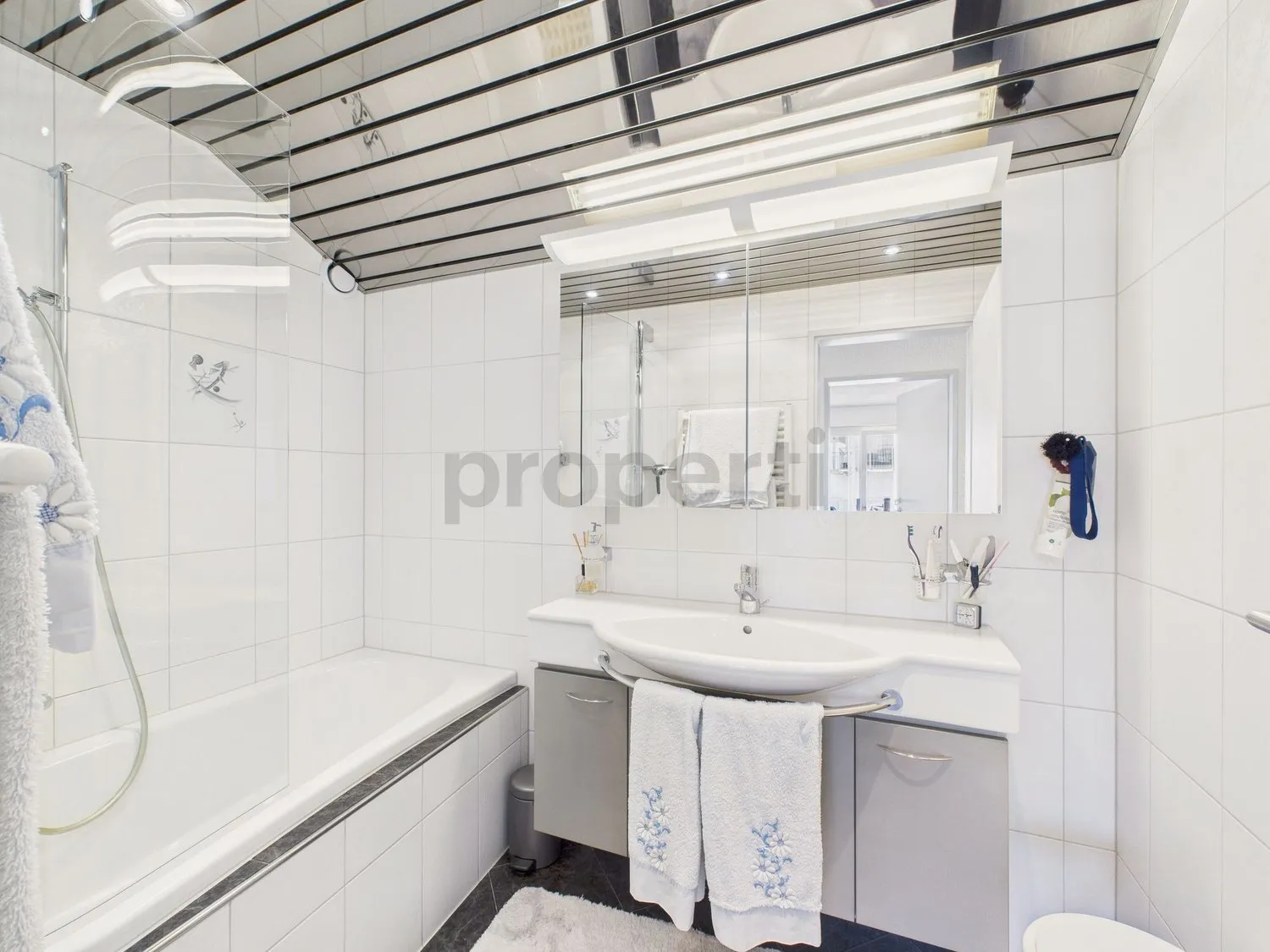 Sonnige 4.5-Zimmer-Wohnung an zentraler Lage in Schwyz mit Mythenblick