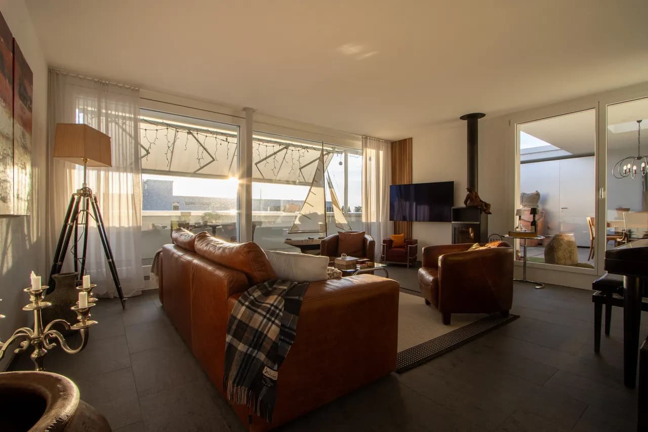 Stilvolle Attikawohnung mit Schwedenofen und grosser Terrasse