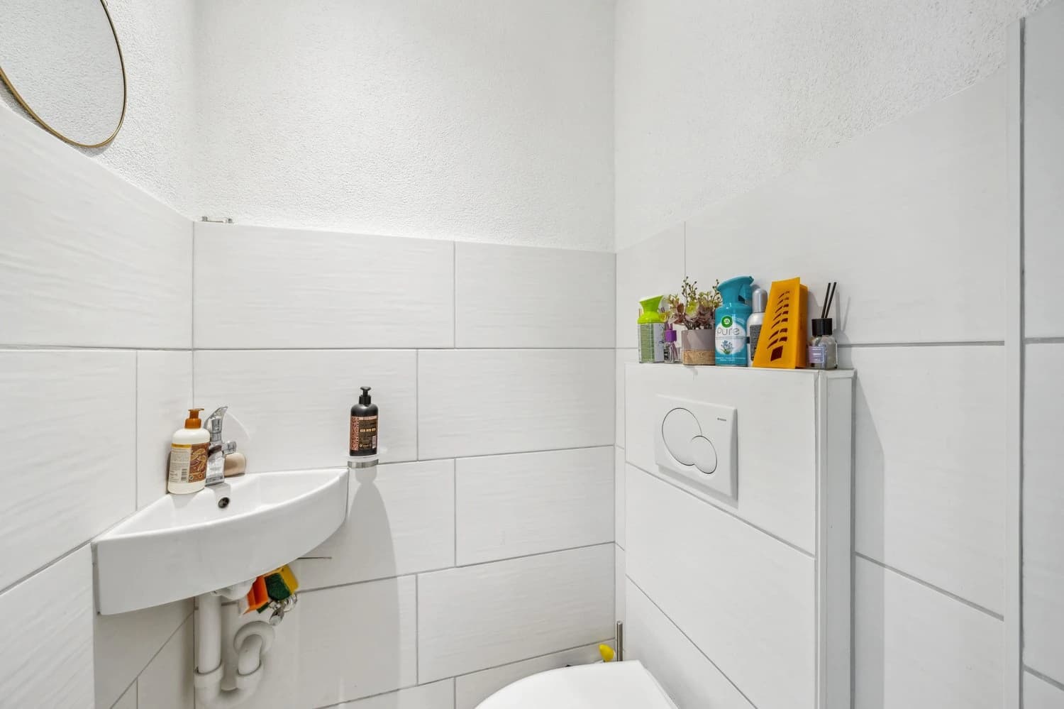 Helles 4.5-Zi.-Reiheneckhaus mit Garten & Pool in Oberwil BL