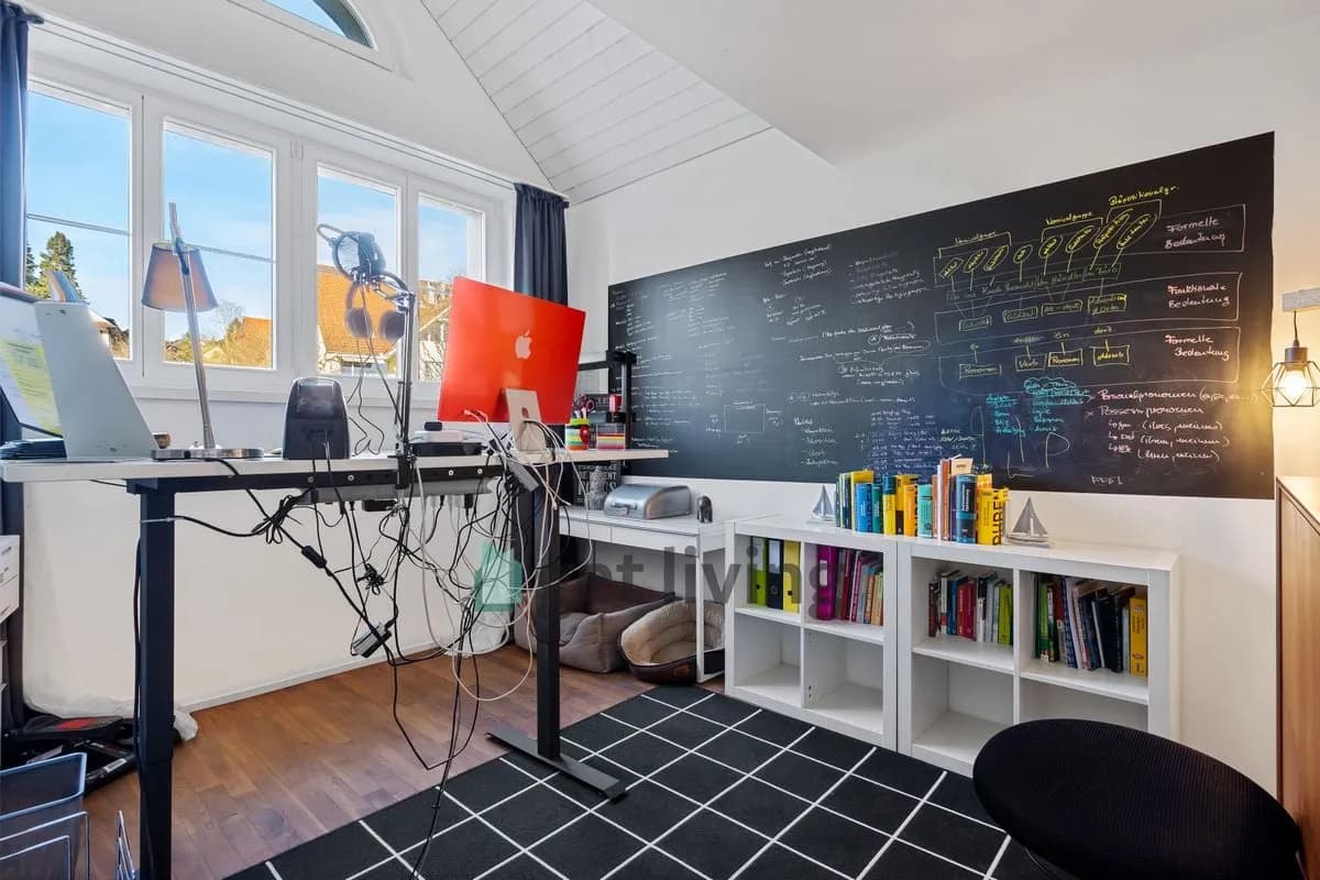 GROSSZÜGIGE 6.5 ZIMMERWOHNUNG MIT FERNSICHT