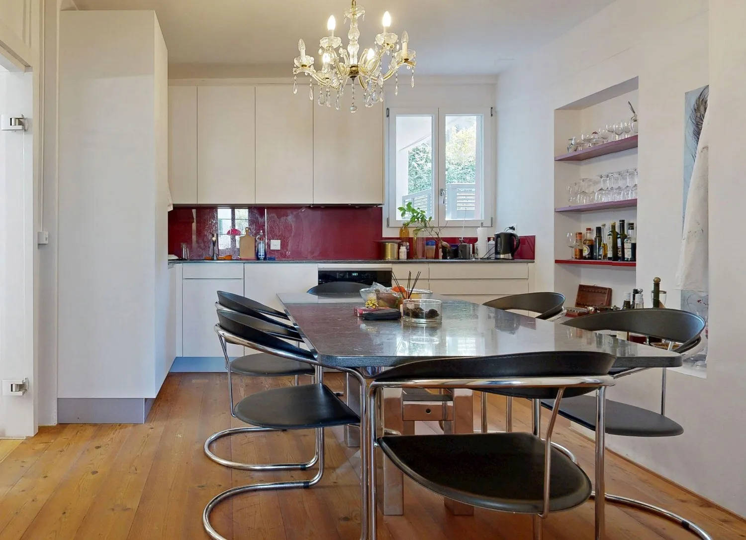 Ä ehrwürdigi Autstadt-Liegeschaft mit huufe Potenzial und ere ärdeschöne Gartealag