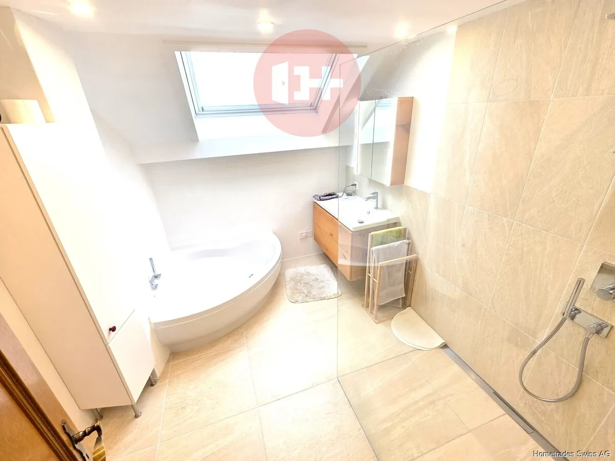 RUSTIKALES EINFAMILIENHAUS MIT WEITSICHT FÜR DIE FAMILIE!