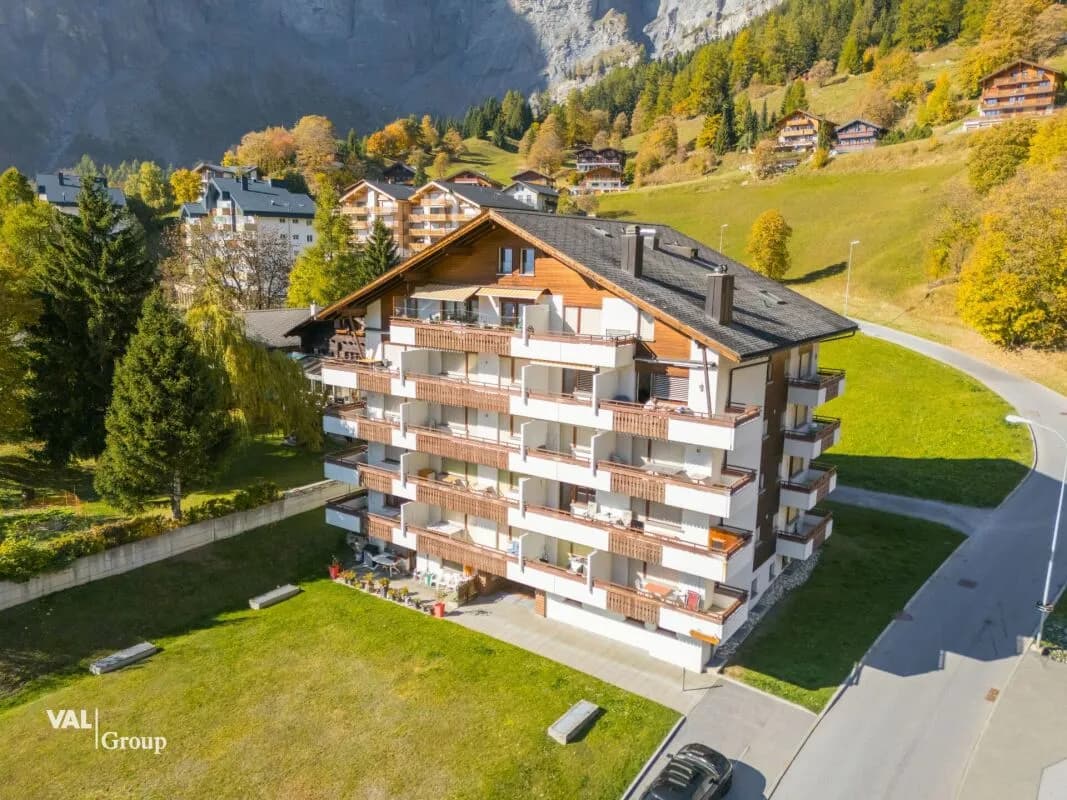 Ruhige Dachwohnung unweit der Thermen - möbliert & einzugbereit