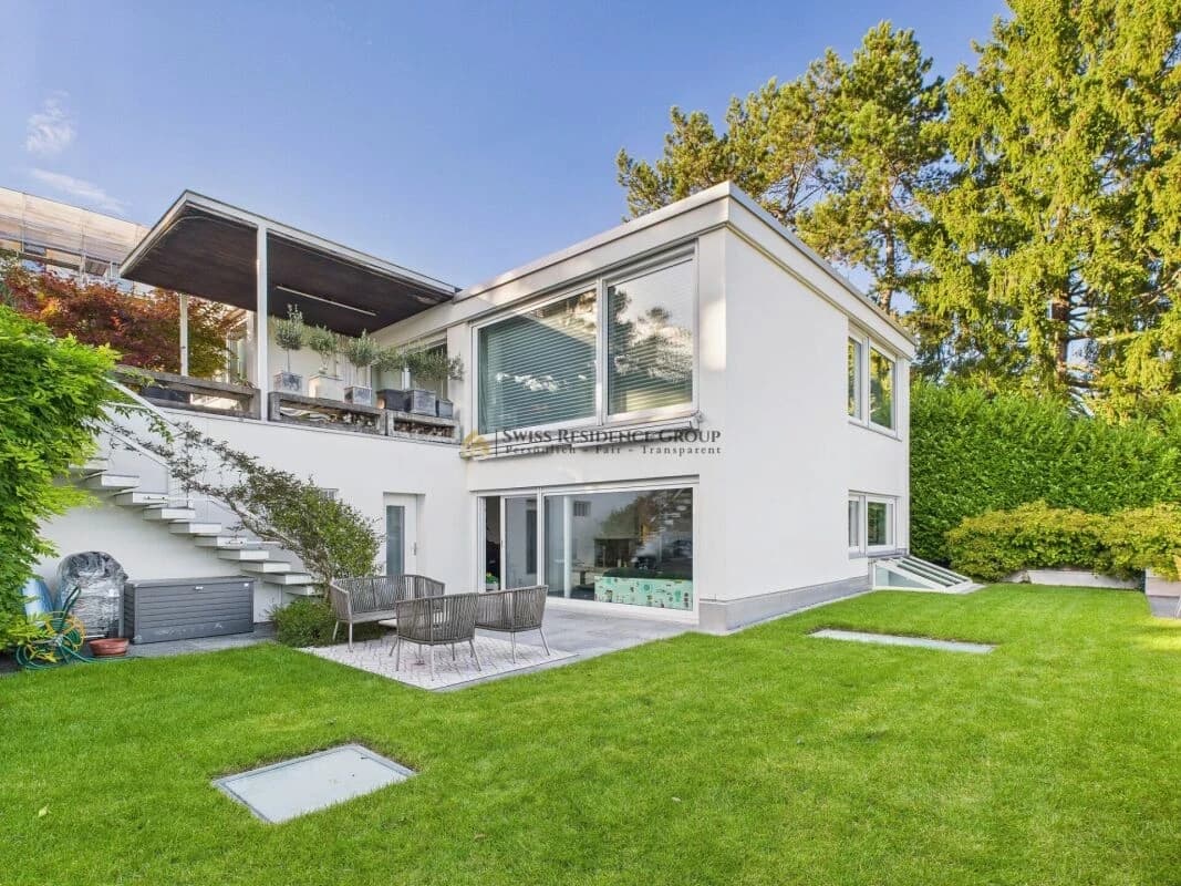 Hochwertiger Ausbaustandard mit traumhaftem Garten an Südhanglage