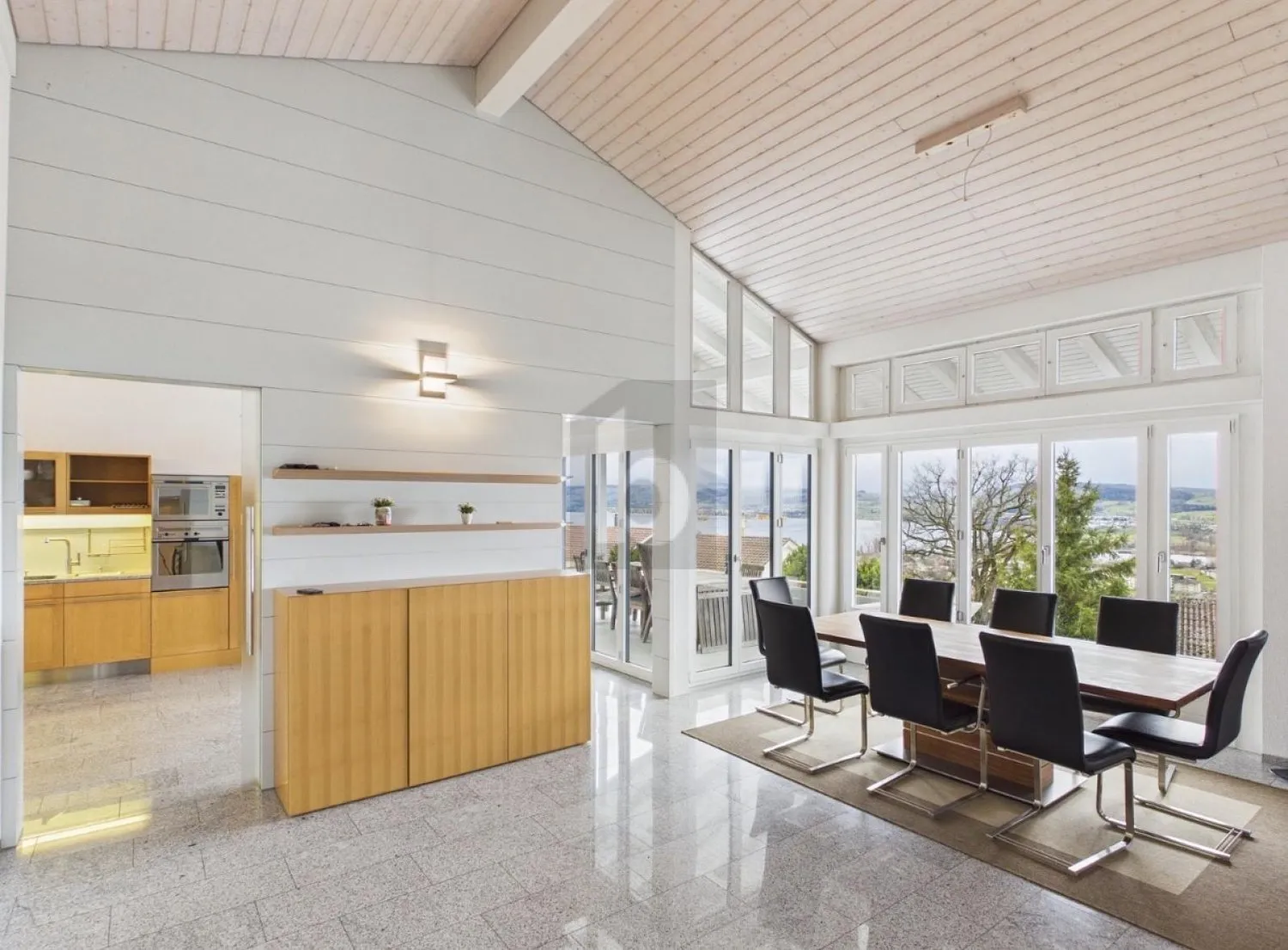 EINZIGARTIG MIT HERRLICHER AUSSICHT