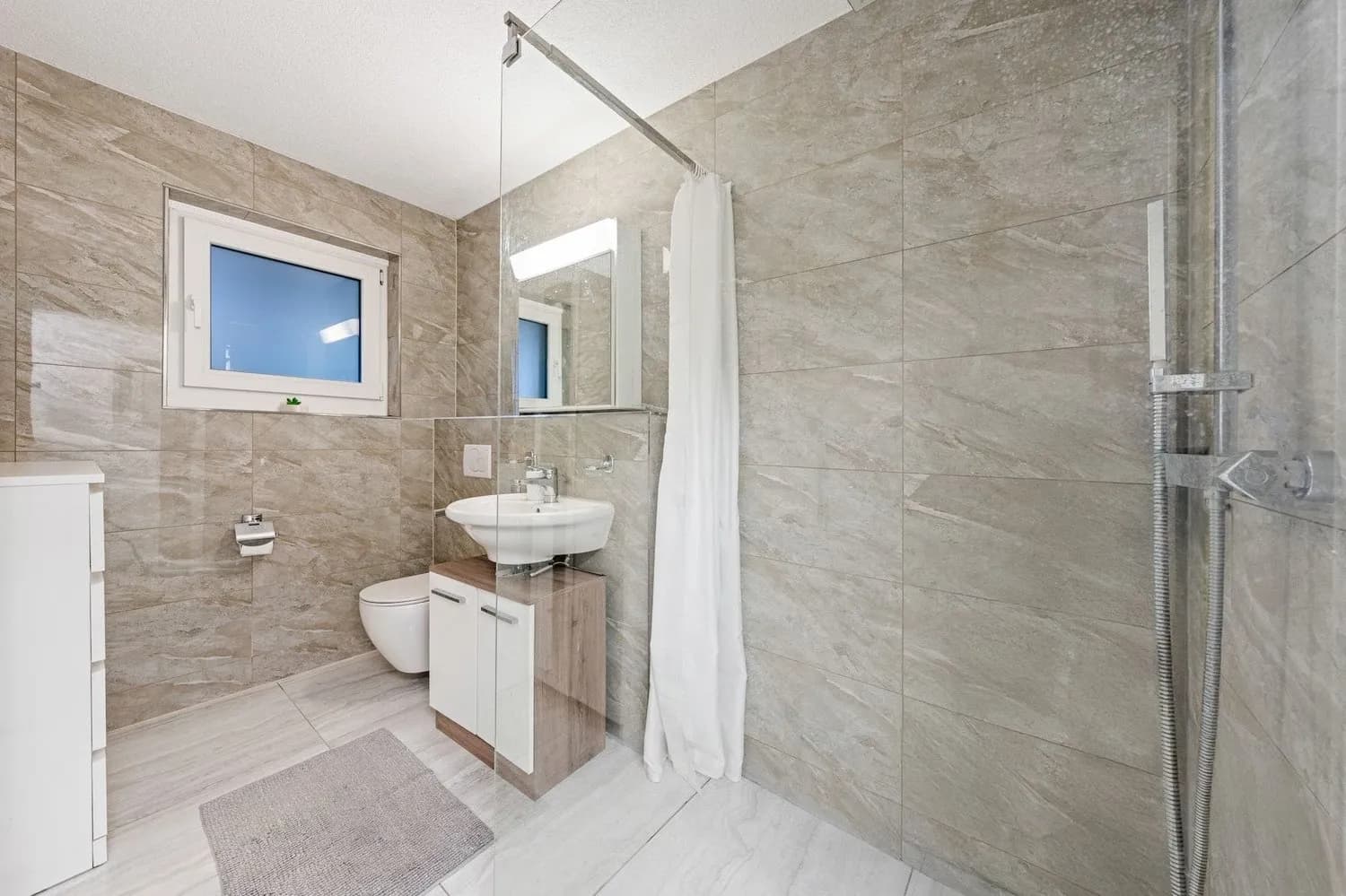 Greppen: 5.5-Zimmer-EG-Wohnung mit 35 m² Terrasse kaufen