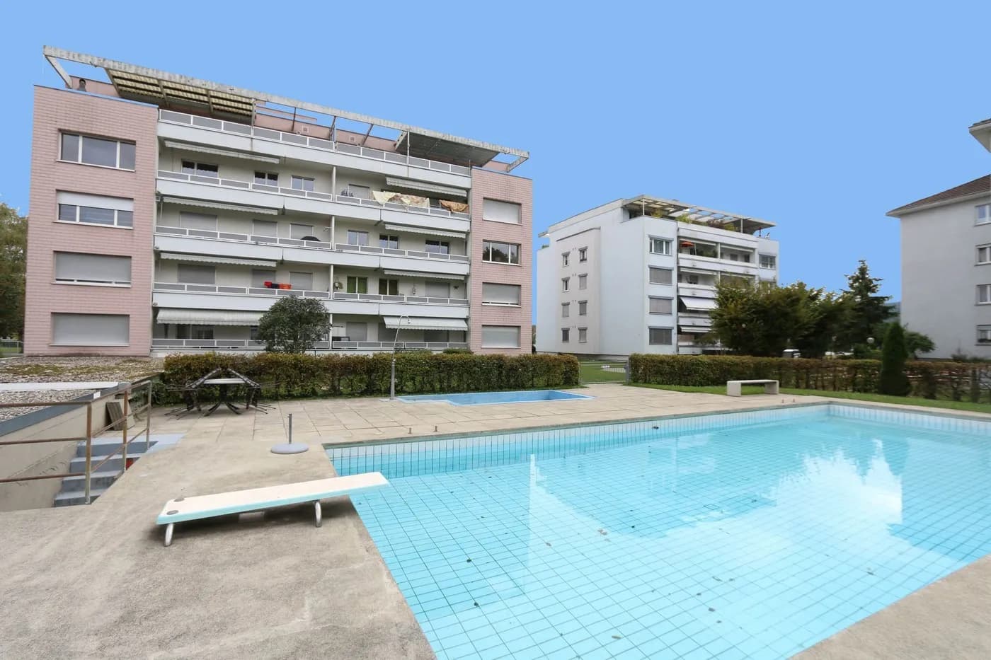 Renovierte helle Singles-Wohnung mit Balkon