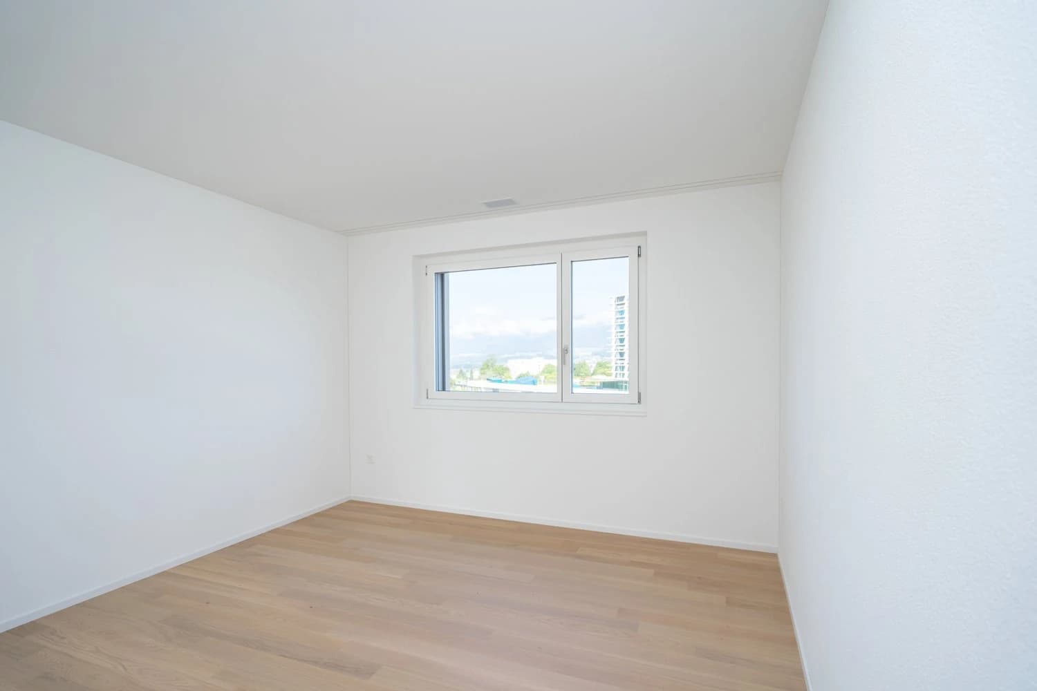 Geniessen Sie den Sommer in Ihrer neuen Wohnung mit Sicht ins Grüne