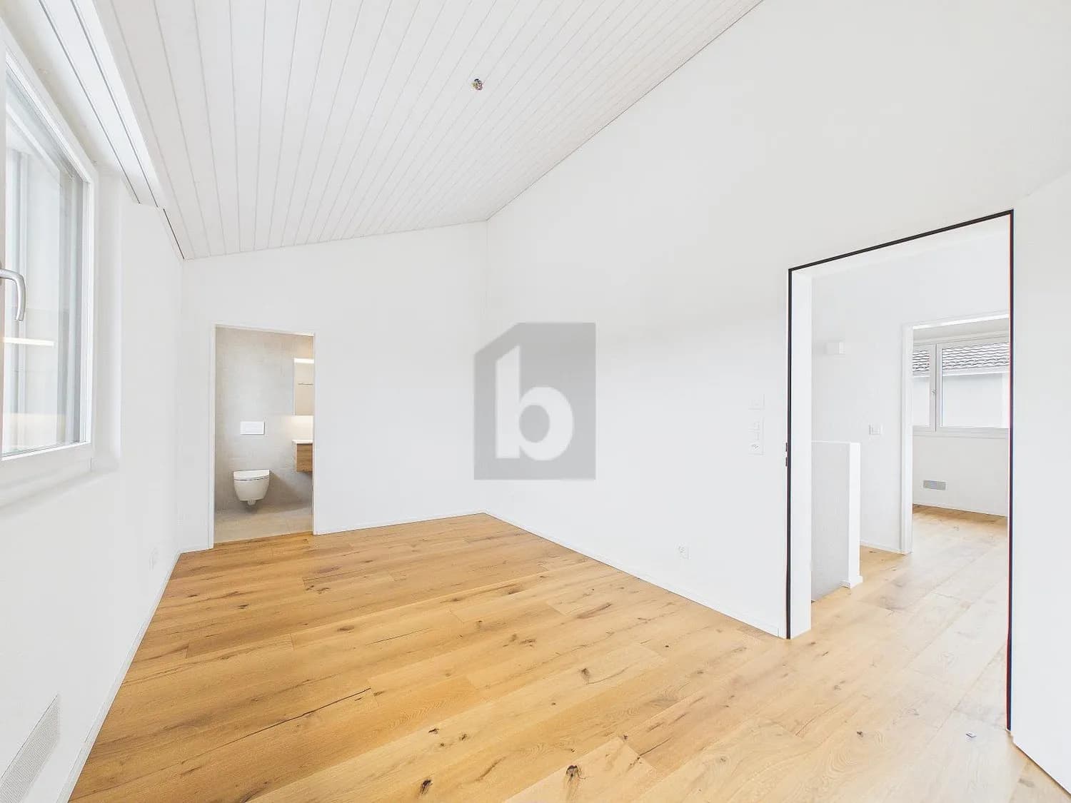 GROSSZÜGIG, HOCHWERTIG & RUHIG GELEGEN (D)