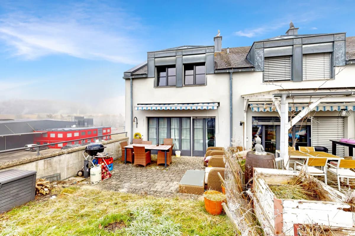 Zuhause ankommen: Grosszügige Maisonettewohnung mit Terrasse