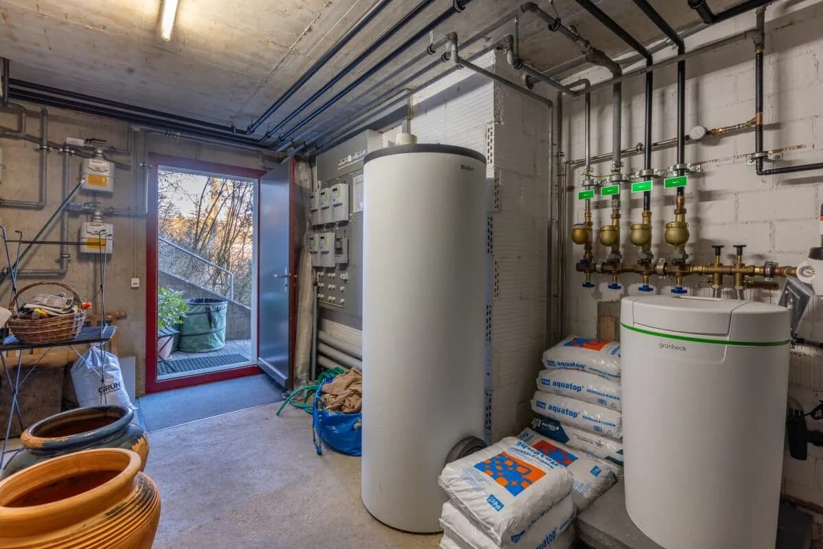 Grosse Sonnenterrasse plus Cheminée im exklusives Terrassenhaus beim Lindli