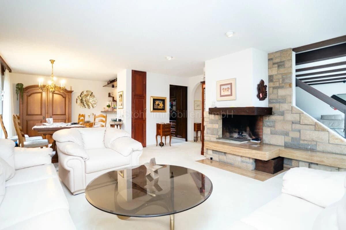 Freistehendes 7-Zimmer Einfamilienhaus mit viel Potenzial