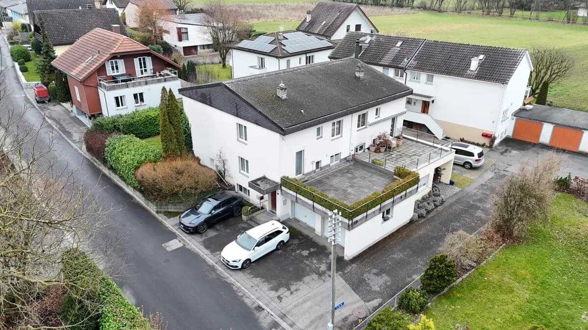 Sonnige Lage nur paar Minuten von der Aare entfernt