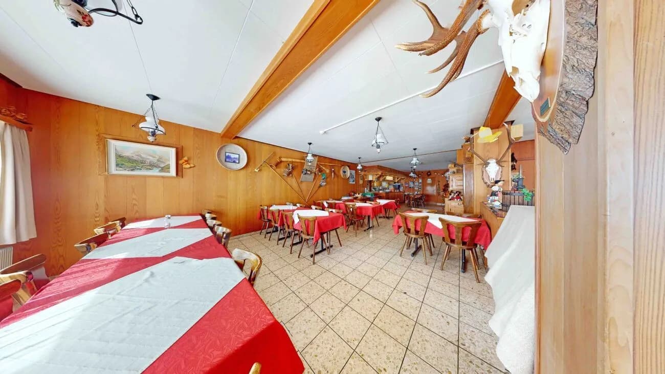 Hotel Pension Alpenrose mit 2 Restaurants und Skilift in Saxeten