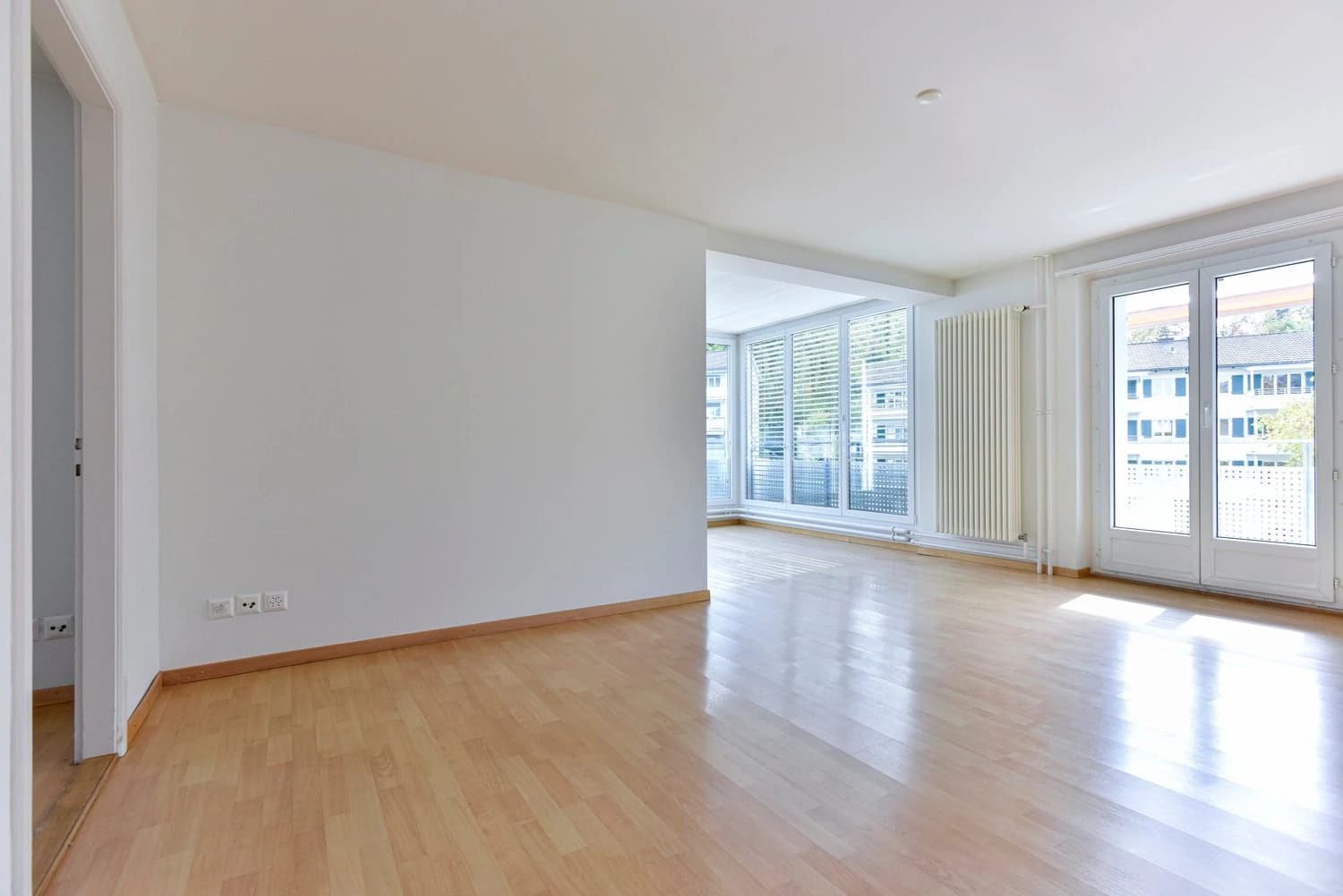 Grosse 4.5 Zimmer-Wohnung mit Aussicht direkt über der Allmend!