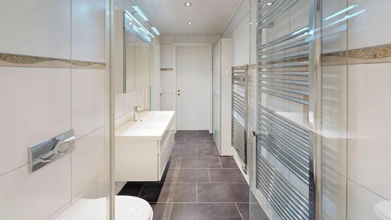 3.5-ZIMMER-WOHNUNG IN BRUNNEN - KOMPLETT RENOVIERT & MIT BESONDEREM LICHTKONZEPT