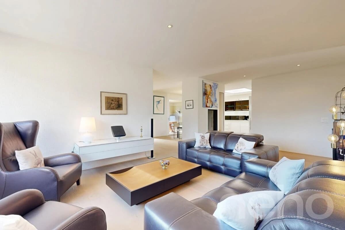 Magnifique attique 3.5 pièces avec vue panoramique à Sierre