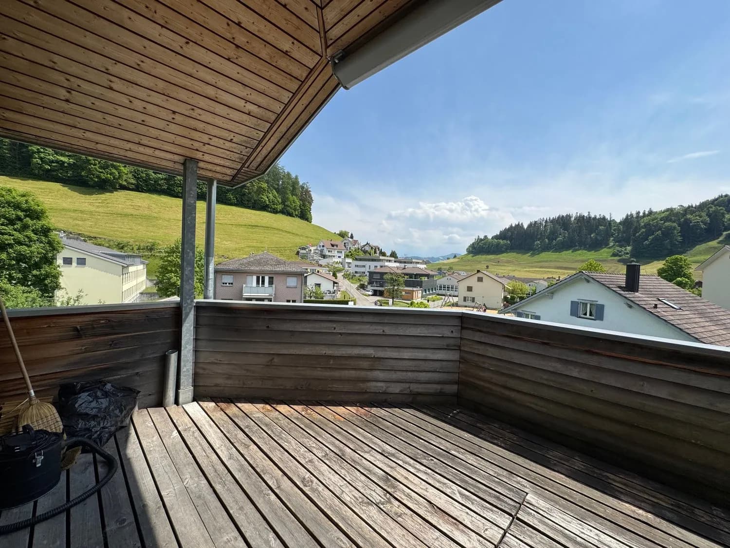 5.5-Zimmer-Maisonettewohnung mit Terrasse und Aussicht in Mosnang