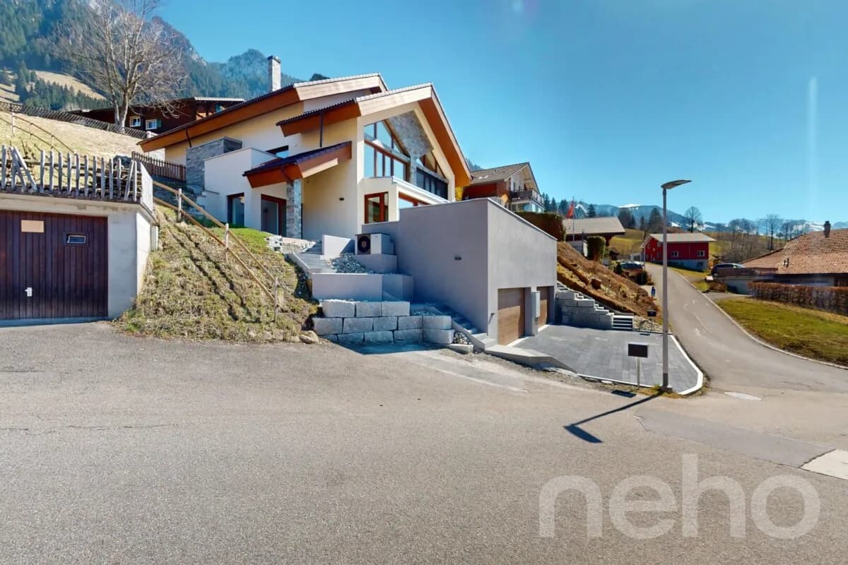 Ankommen und durchatmen: Neubau mit unverbaubarem Bergblick