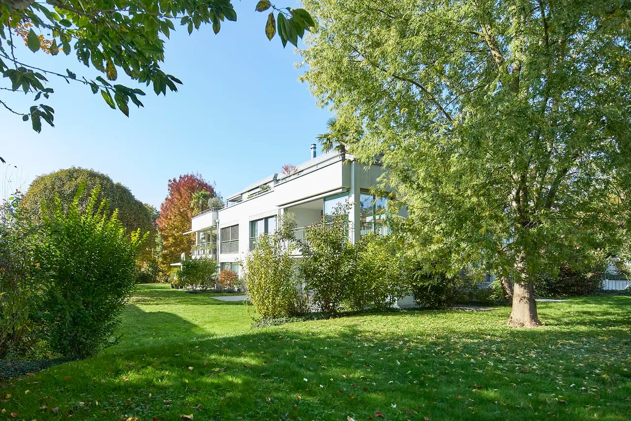 4.5 Zi.-Wohnung mit 173 m² Gesamtnutzfläche und Sky-Frame-Wintergarten