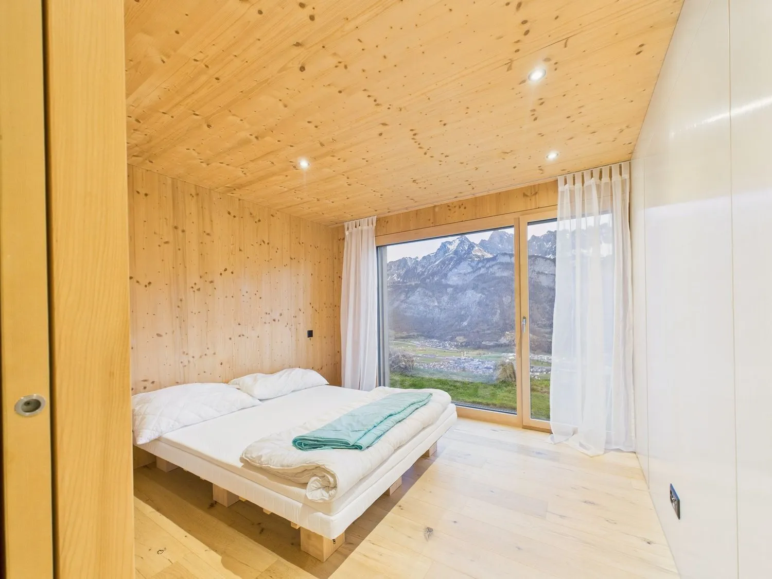 Exklusive 3.5-Zimmer-Terrassenwohnung mit atemberaubendem Bergpanorama in Flumserberg Portel