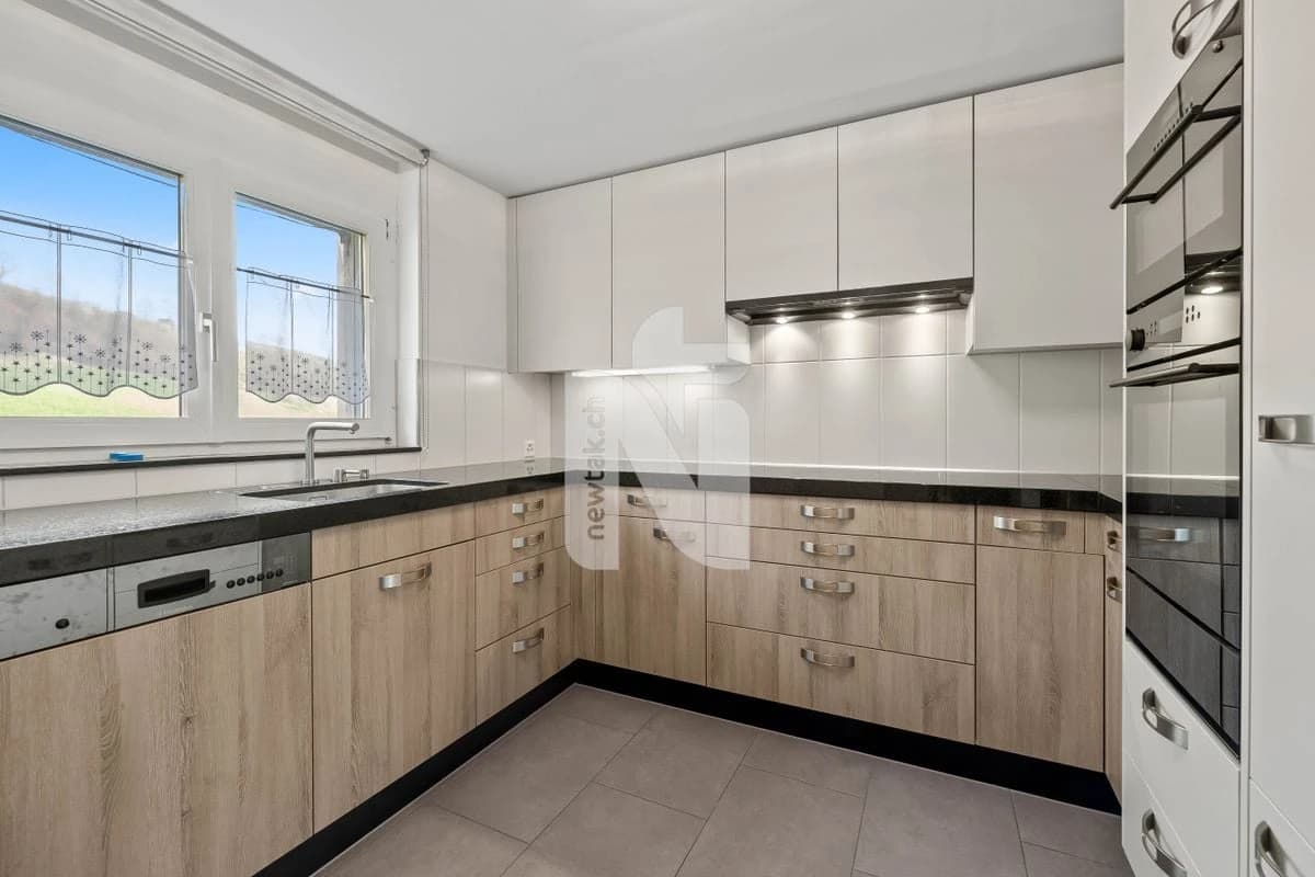 Ruhig, modern, familienfreundlich mit unverbaubarer Weitsicht ins Grüne, Garten und Tiefgaragenplätze