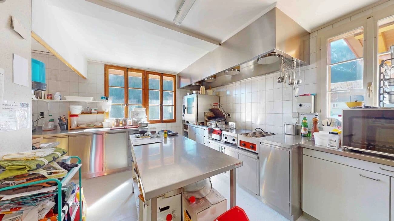 Hotel Pension Alpenrose mit 2 Restaurants und Skilift in Saxeten