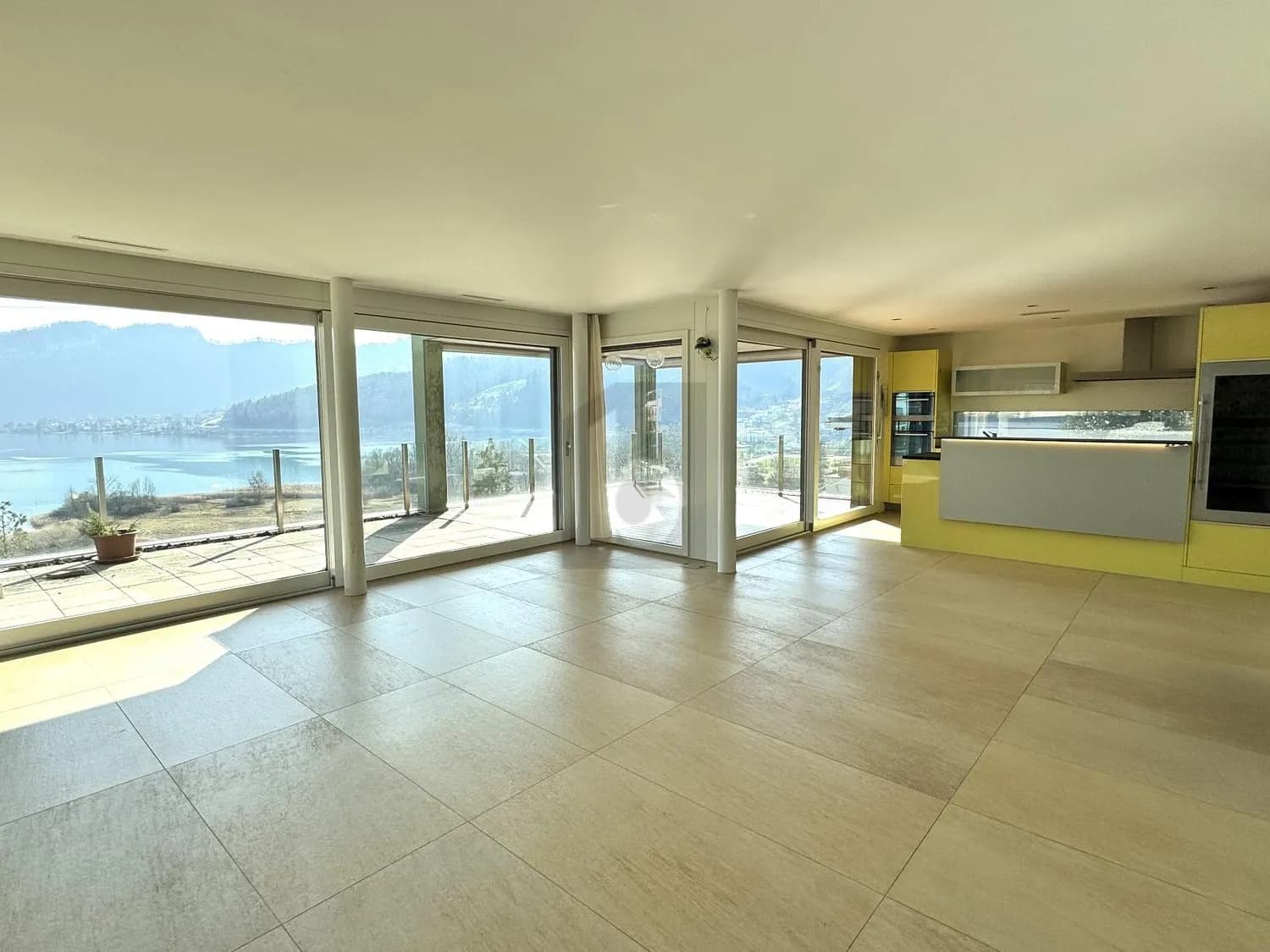 EXKLUSIVE AUSSICHT IN HERVORRAGENDER LAGE