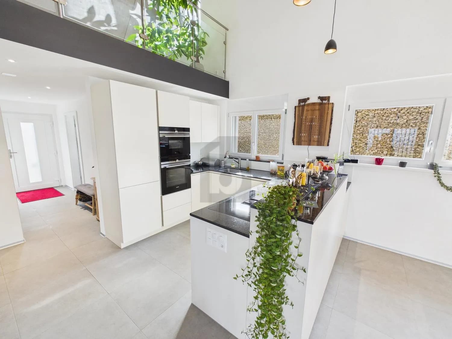 CHARMANT UND GROSSZÜGIG MIT GALERIE