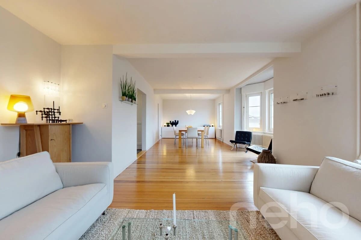 Stilvolles 9-Zimmerhaus mit Ausblick und Altbaucharme