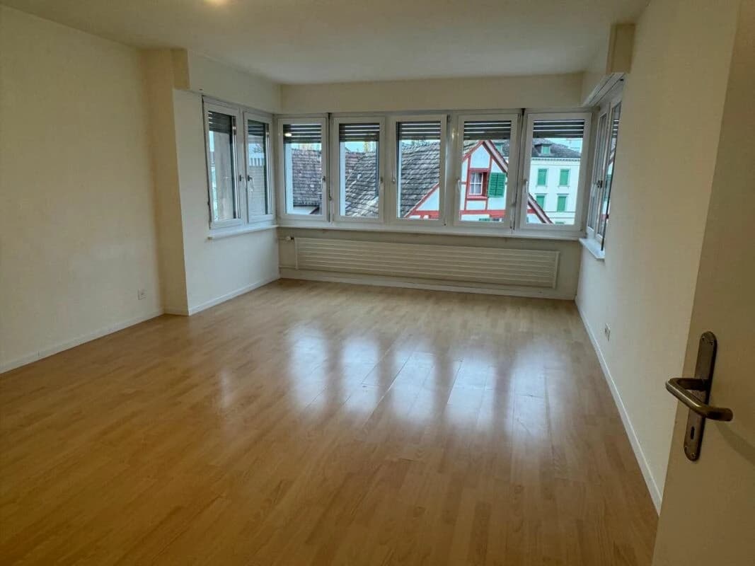 Grosszügige 3.5 Zimmerwohnung in Top-Lage