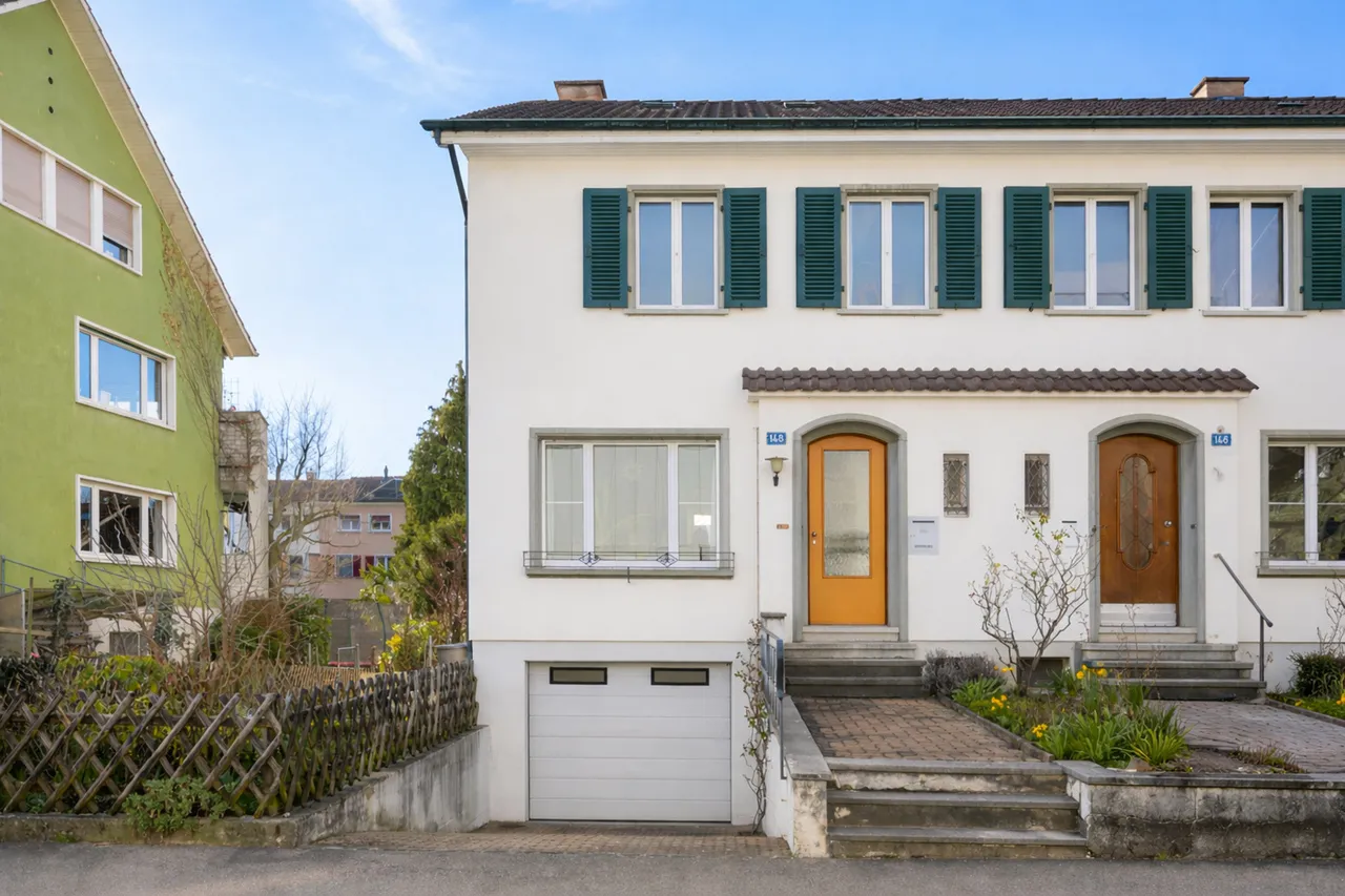 Charmantes Reiheneckhaus - Familienleben mit Garten mitten in Riehen