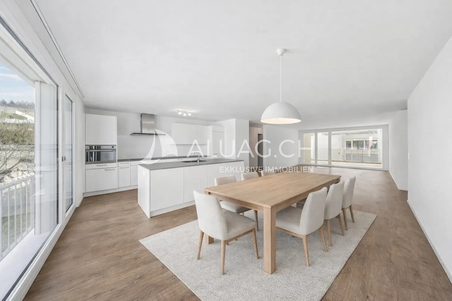 MODERNE 4.5 ZIMMER WOHNUNG MIT BALKON