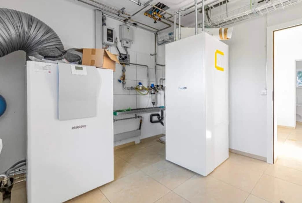 Exklusive Alleinlage mit grossem Umschwung in Goldiwil  sonnig & absolut privat