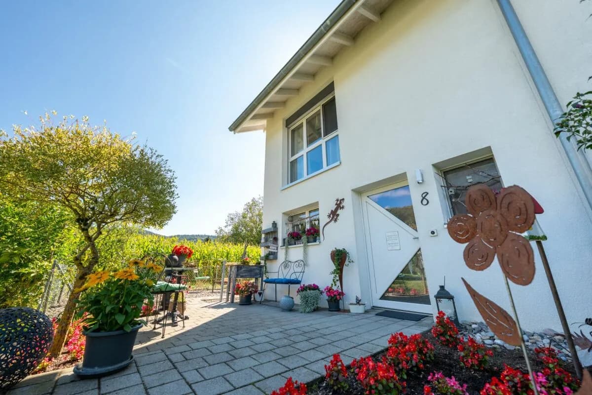 Traumhaft schöne & renovierte Doppelhaushälfte am Waldrand bei Schönbühl zu verkaufen