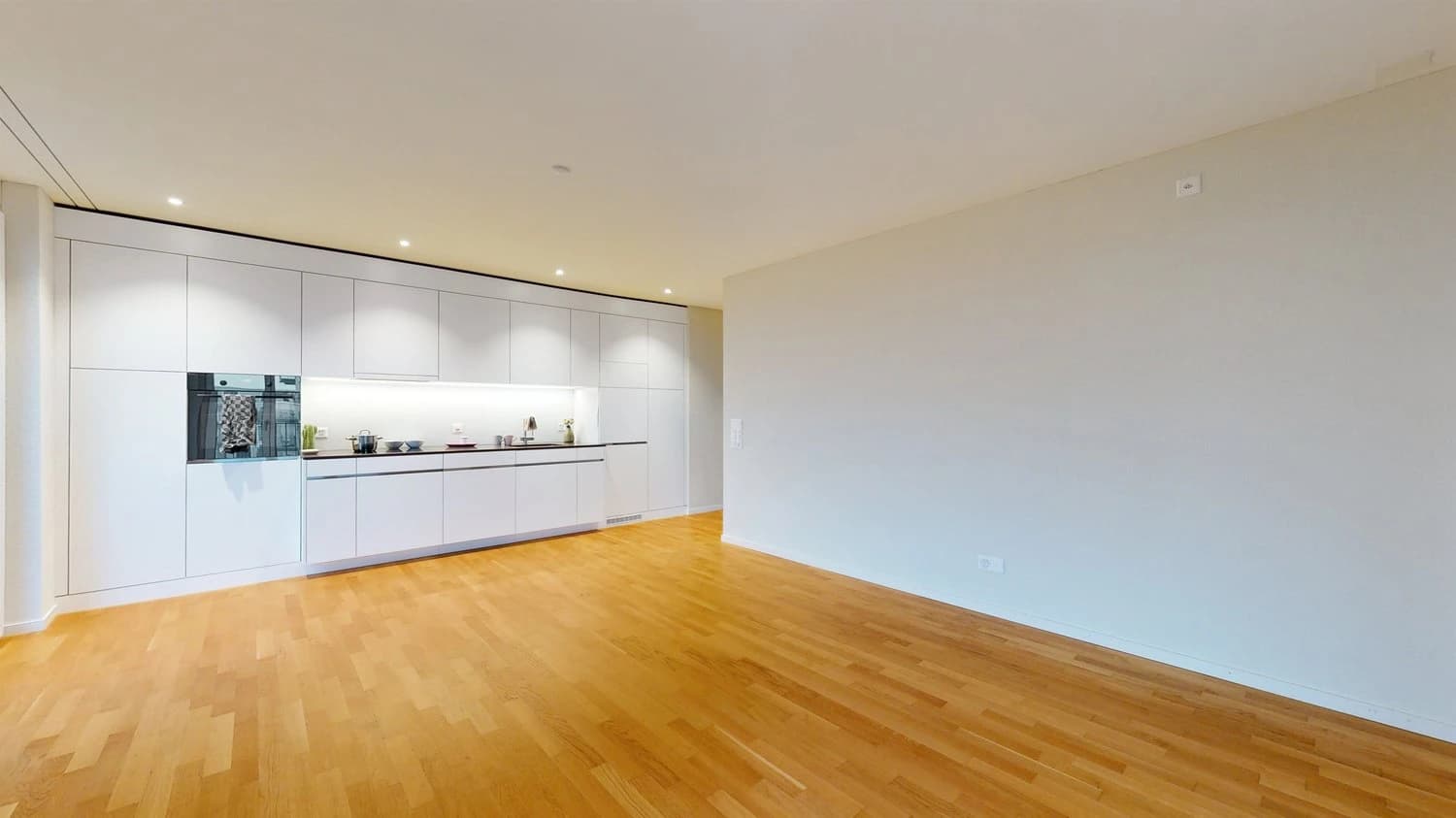 Neubauwohnung in ruhiger Lage sucht einen Nachmieter per 01.05.2026.