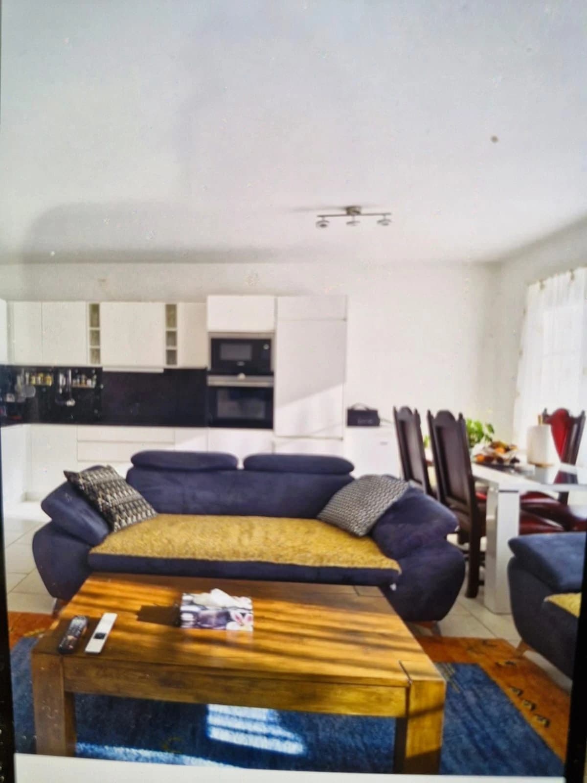 Charmantes Wohn- und Geschäftshaus mit Potenzial in Sanmentina // Un gioiello unico a Bellinzona: casa duplex con grotta storica, appartamento moderno e ampio potenziale