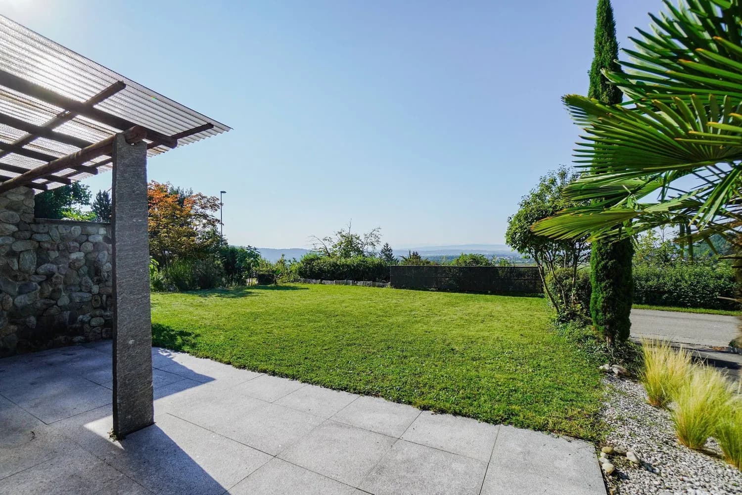 GROSSZÜGIG LEBEN MIT BLICK AUFS SEELAND