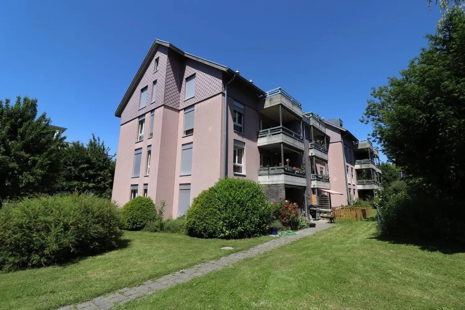 1.5 Zimmerwohnung mit Galerie und Cheminée