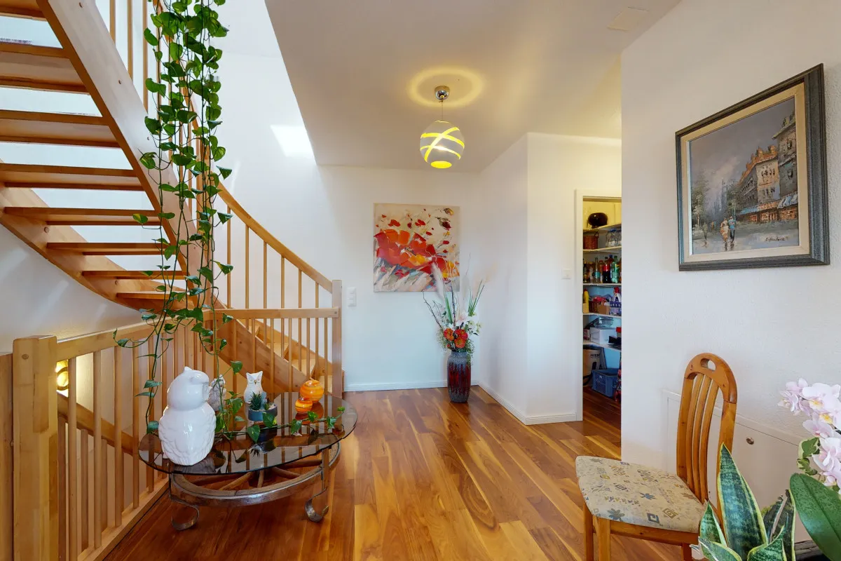 Einfamilien- /Mehrgenerationenhaus mit diversen Nutzungsmöglichkeiten