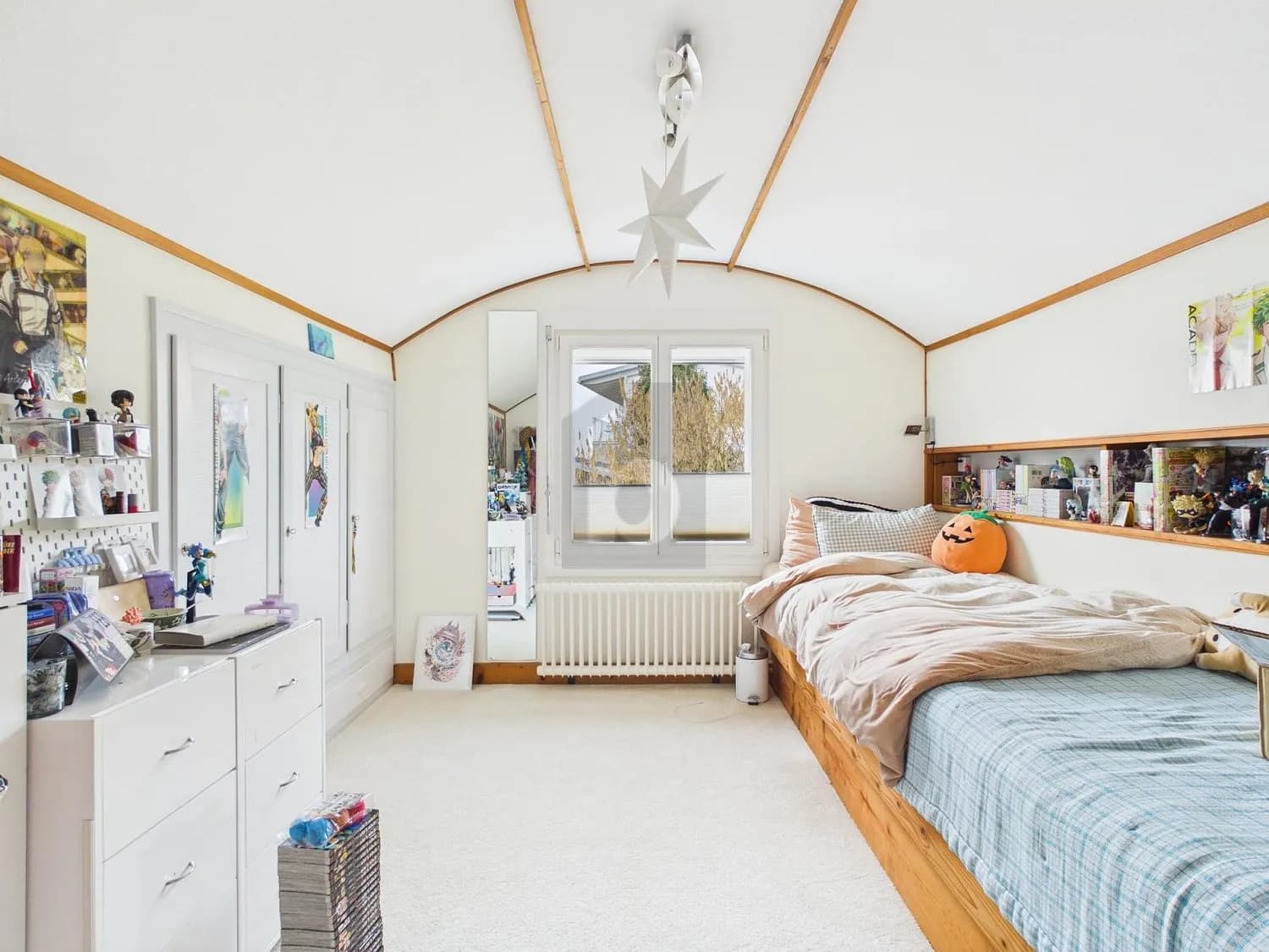 RUHIG, SONNIG, MIT GROSSZÜGIGEM GARTEN