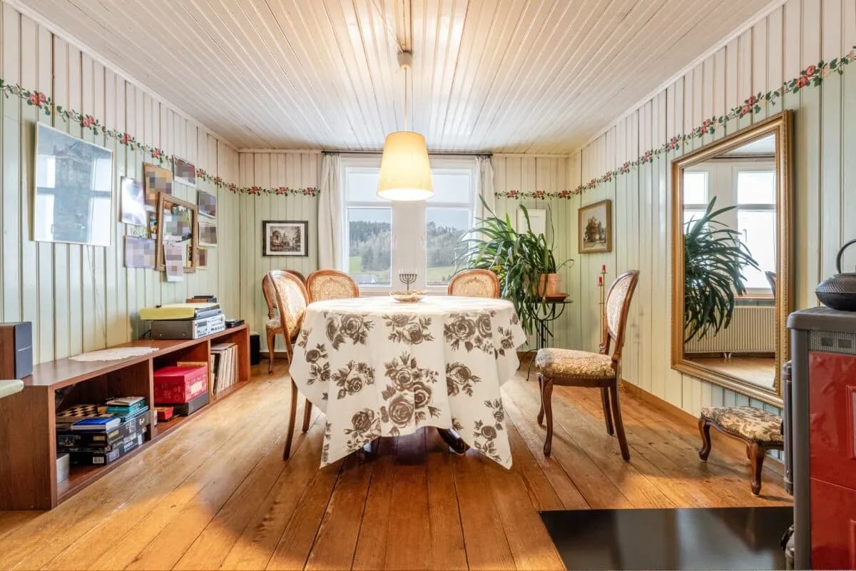 Historisches Juwel: 7-Zimmer-Einfamilienhaus mit vielseitigem Raumangebot