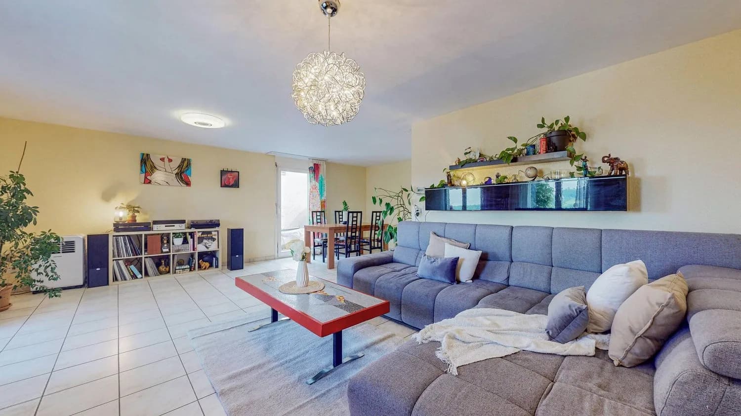 GEPFLEGTE 6.5-ZIMMER-DOPPELHAUSHÄLFTE MIT GARTEN UND BALKON