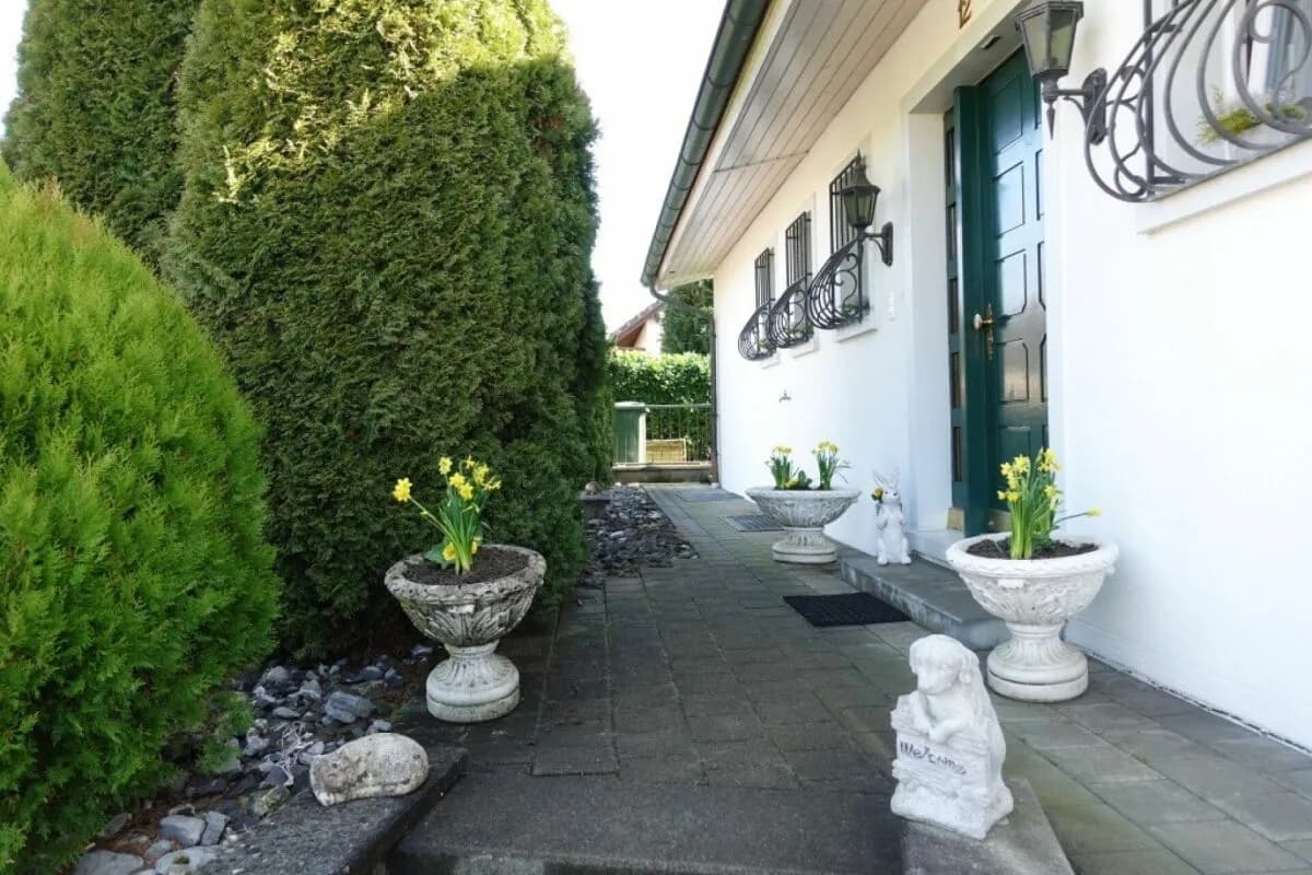 Einfamilienhaus mit grossem Garten