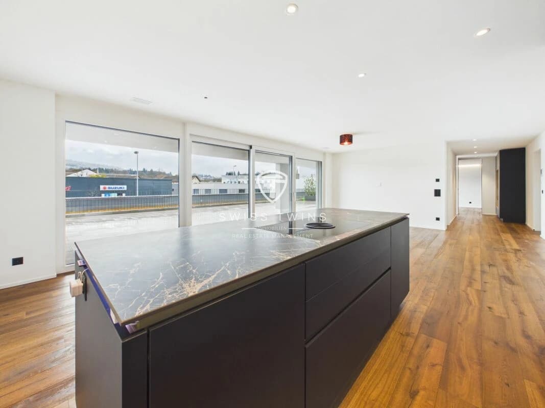 Luxuriöse 3.5-Zimmer-Terrassenwohnung mit 132m² Privat-Terrasse und traumhafter Aussicht auf Pilatus & Rigi