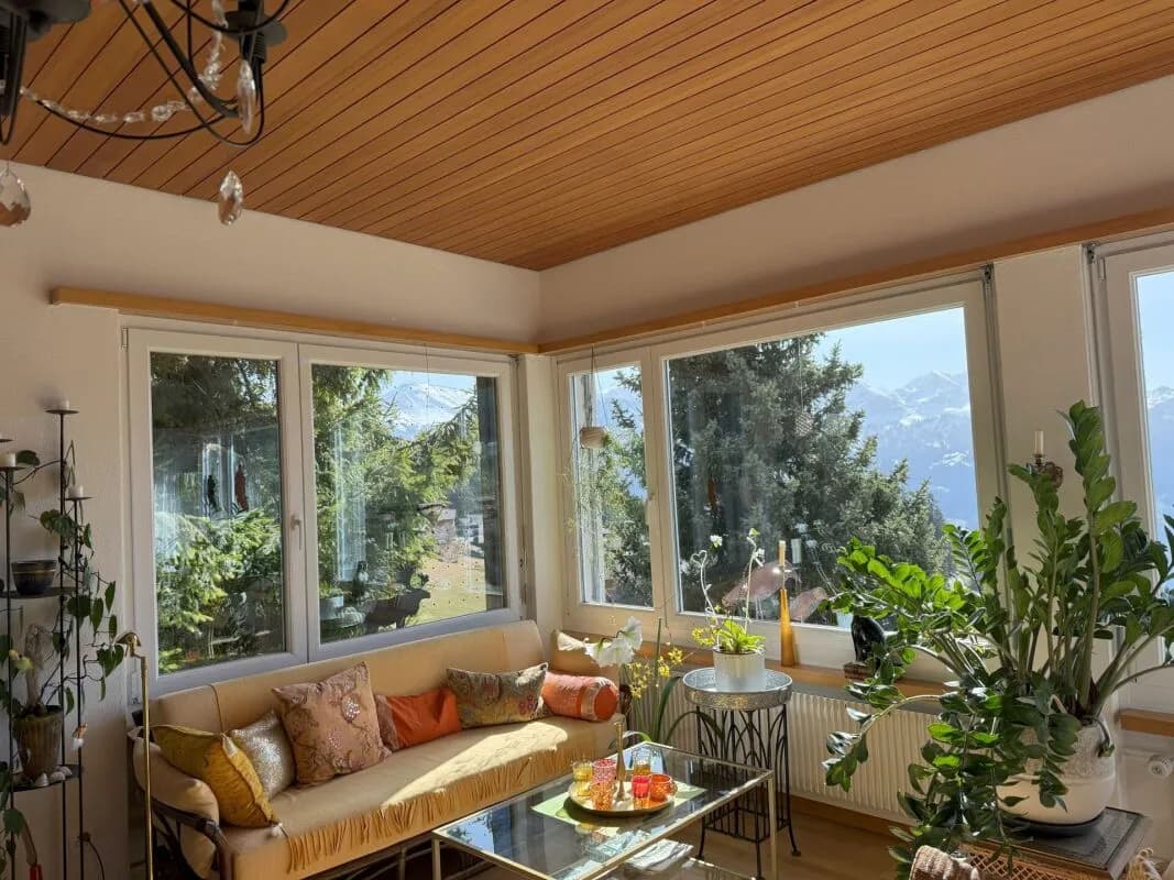 unverbaubarer Weitblick über den Thunersee und die umliegenden Bergketten