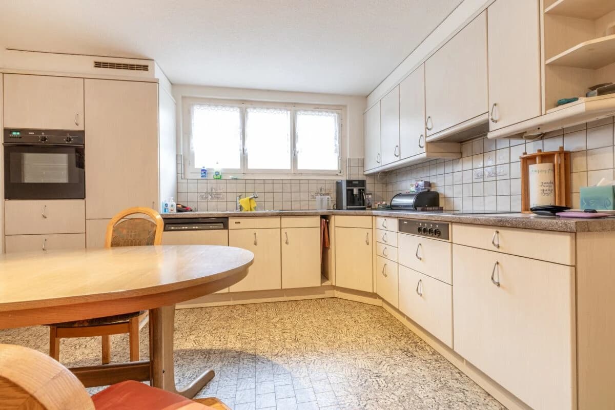 Potenzialreiches Bauernhaus mit drei Wohneinheiten und Scheune