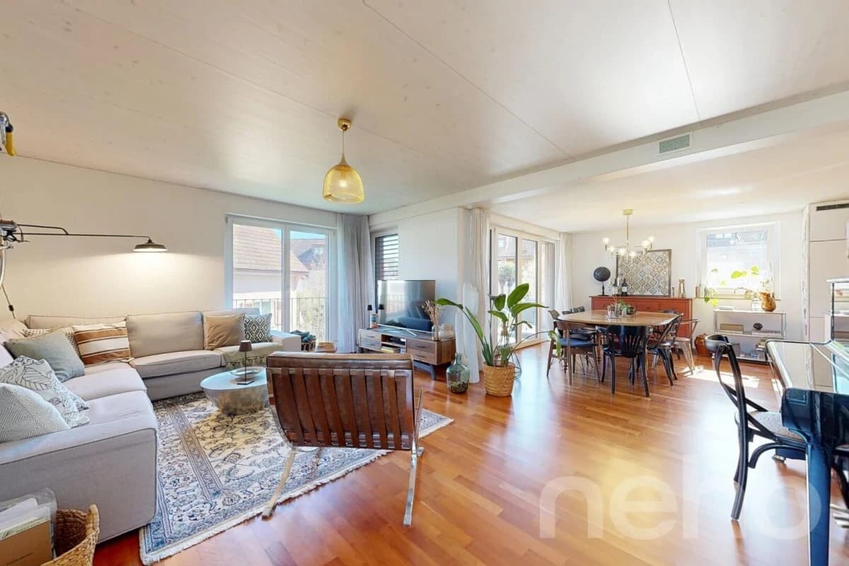 Moderne 3.5-Zimmerwohnung mit Balkon und Einstellhallenplatz